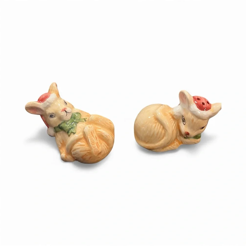 Salt and Pepper Shakers  Holiday Mouse